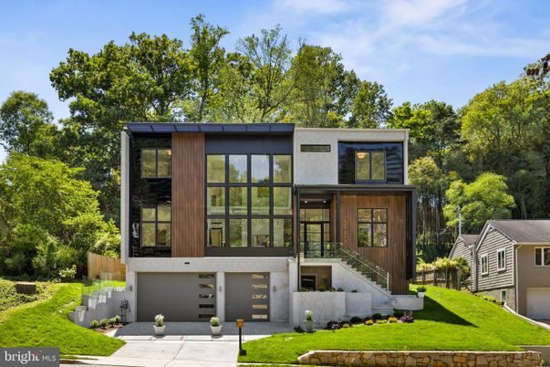 Attached, Exterior, Facade, Modern