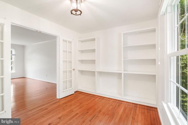 Empty room, Interior, Walk-in Closets, Wood Texture Flooring