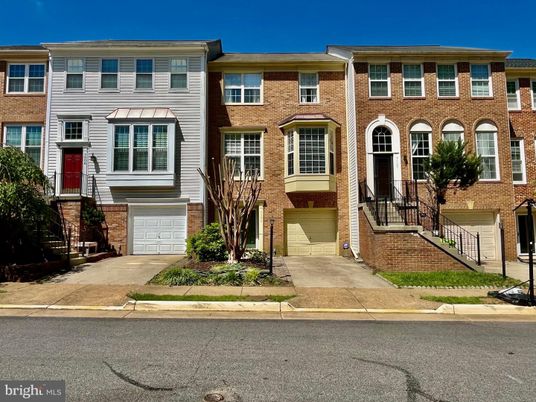 Attached, Exterior, Facade, Brick Facade, Rowhouse