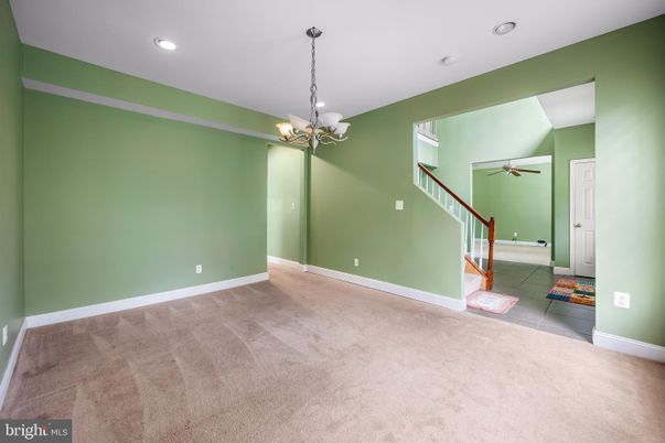 Chandelier, Empty room, Interior, Recessed Lighting