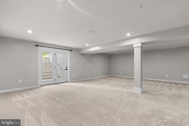 Empty room, Interior, Recessed Lighting