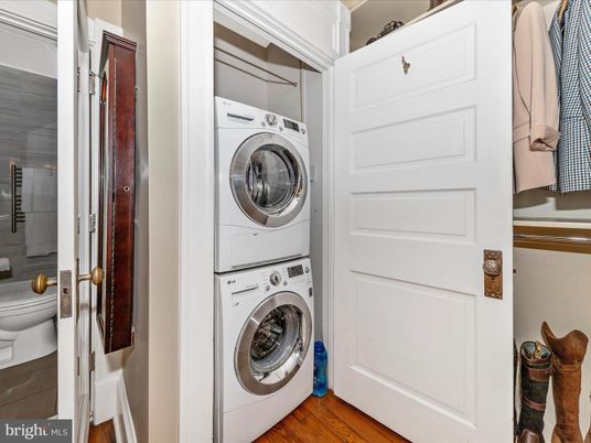 Interior, Utility Closets, Washer, Wood Texture Flooring
