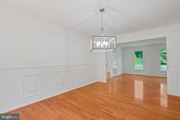 Empty room, Interior, Pendant Lights, Wood Texture Flooring
