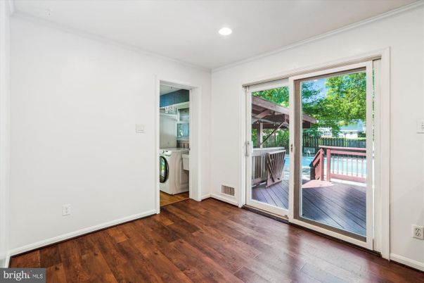 Interior, Recessed Lighting, Utility Closets, Washer, Wood Texture Flooring