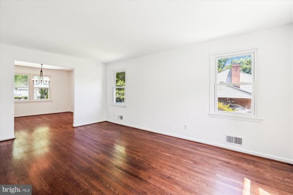 Chandelier, Empty room, Interior, Pendant Lights, Wood Texture Flooring
