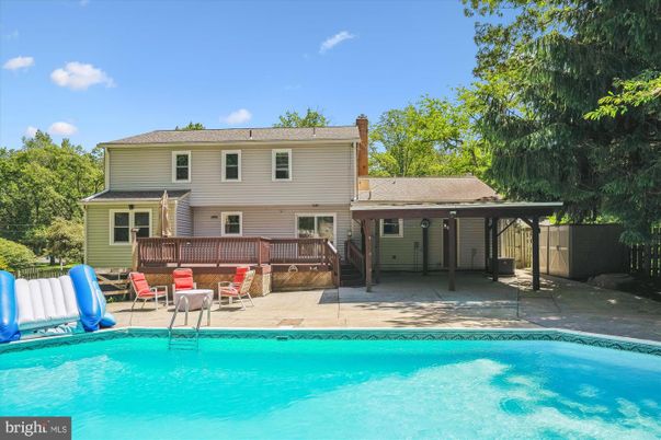 Exterior, Pool