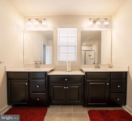Bathroom, Dual Sink Vanities, Interior