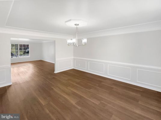 Chandelier, Empty room, Interior, Wood Texture Flooring