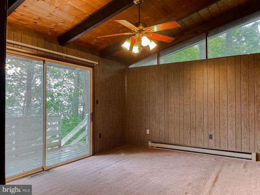 Empty room, Interior, Wooden Beams, Wooden Ceilings, Wooden Walls