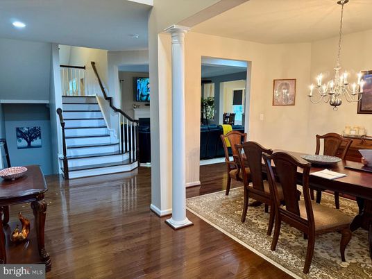 Chandelier, Dining room, Interior, Recessed Lighting, Wood Texture Flooring