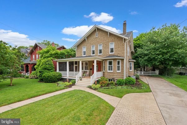 Exterior, Facade, Queen Anne Victorian