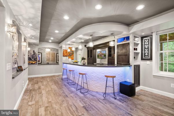 Interior, Pendant Lights, Recessed Lighting, Wood Texture Flooring