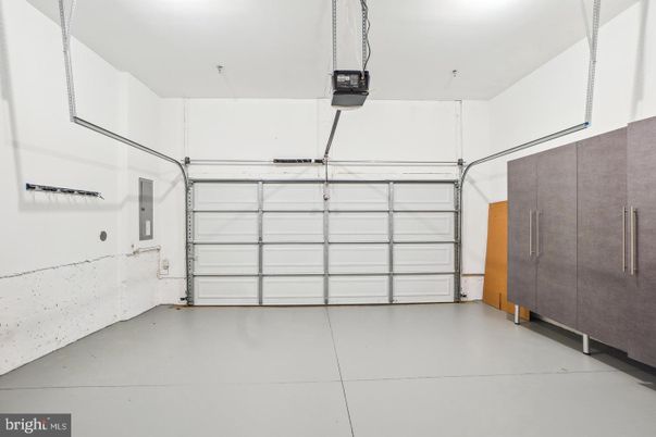 Garage, Interior