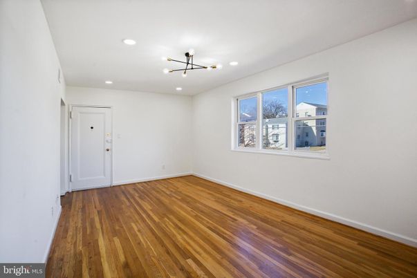 Empty room, Interior, Pendant Lights, Recessed Lighting, Wood Texture Flooring