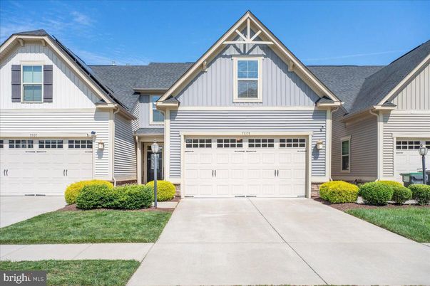 Attached, Exterior, Facade, Farmhouse