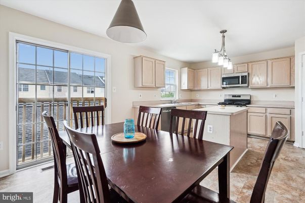 Dining room, Interior, Kitchen, Pendant Lights, Stainless Steel Appliances