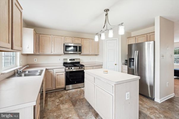 Interior, Kitchen, Pendant Lights, Stainless Steel Appliances
