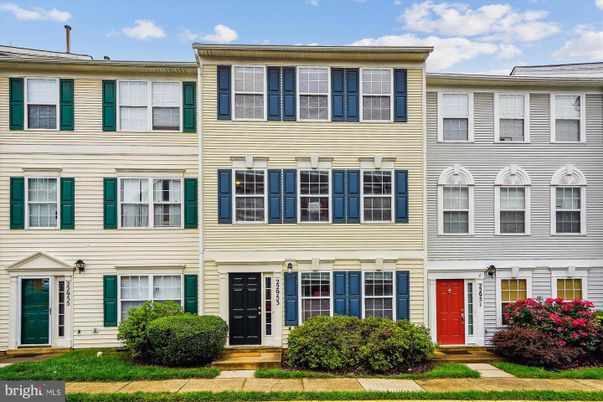 Exterior, Facade, Rowhouse