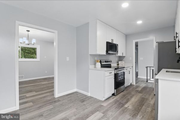 Chandelier, Interior, Kitchen, Recessed Lighting, Wood Texture Flooring