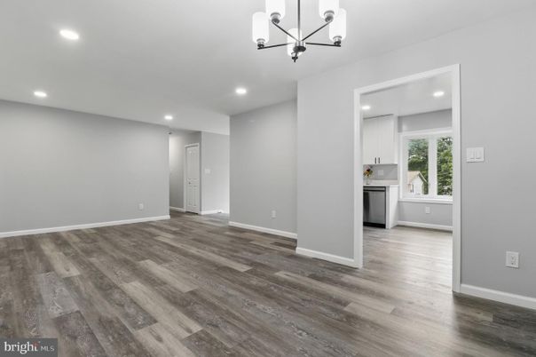 Empty room, Interior, Pendant Lights, Recessed Lighting, Wood Texture Flooring