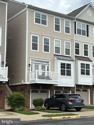 Attached, Exterior, Facade, Brick Facade, Rowhouse