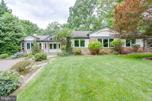 Backyard, Exterior, Facade, Ranch