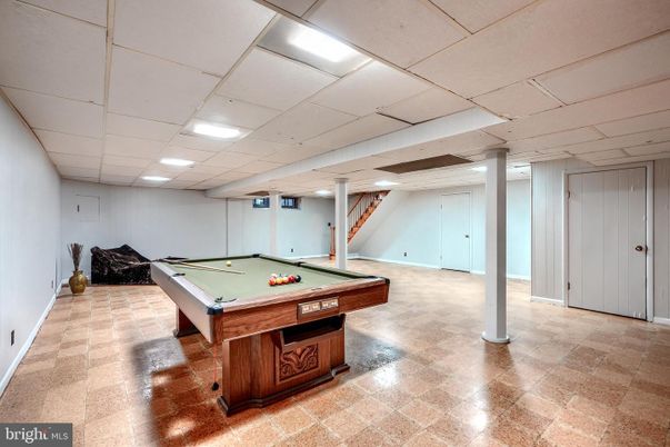 Billiard Table, Game Room, Interior, Recessed Lighting