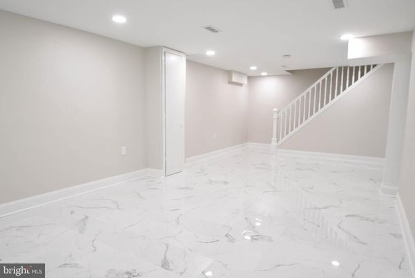 Empty room, Interior, Marble, Recessed Lighting
