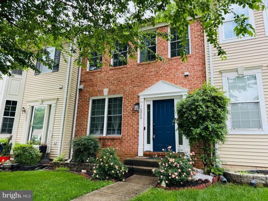 Exterior, Facade, Brick Facade, Rowhouse