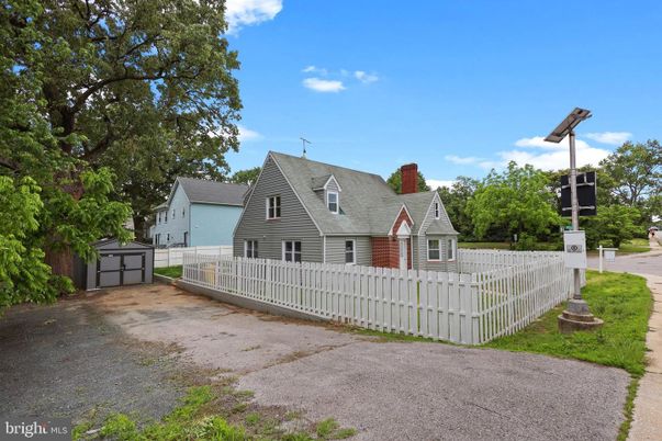 Backyard, Detached Garage, Exterior