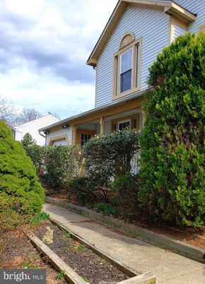 Exterior, Facade, Queen Anne Victorian
