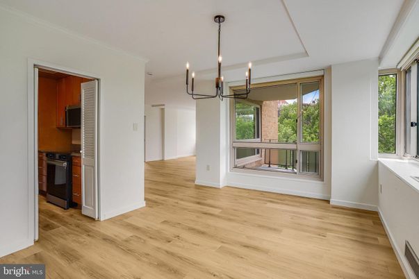 Chandelier, Empty room, Interior, Pendant Lights, Wood Texture Flooring