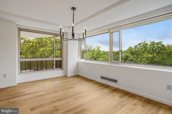 Empty room, Interior, Pendant Lights, Wood Texture Flooring