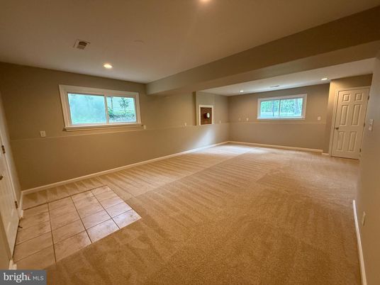Empty room, Interior, Recessed Lighting