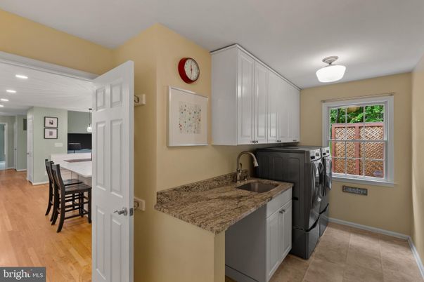 Dining room, Interior, Recessed Lighting, Washer, Wood Texture Flooring