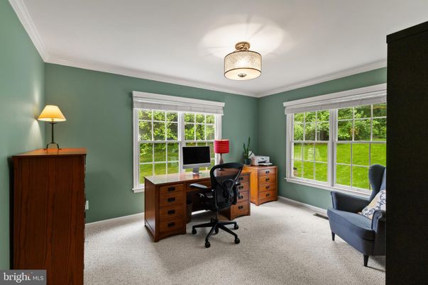 Home Office, Interior