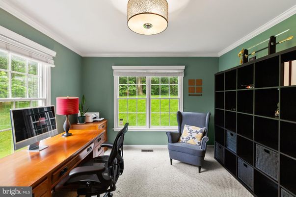 Home Office, Interior