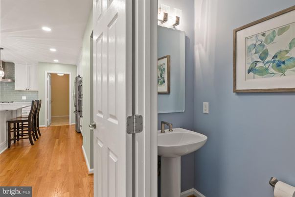 Bathroom, Dining room, Interior, Pendant Lights, Recessed Lighting, Wood Texture Flooring