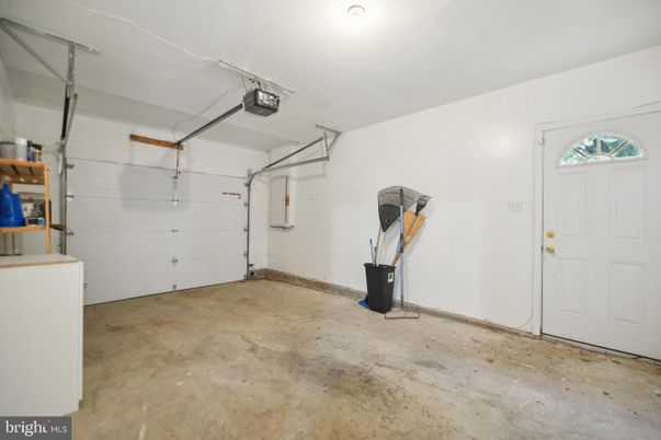 Garage, Interior