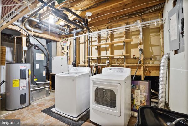 Interior, Washer, Wooden Ceilings