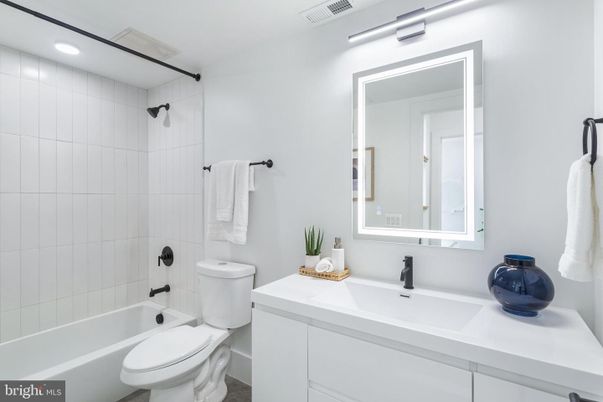 Bathroom, Interior, Recessed Lighting