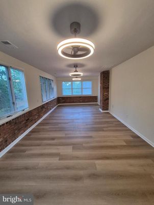 Empty room, Interior, Pendant Lights, Wood Texture Flooring