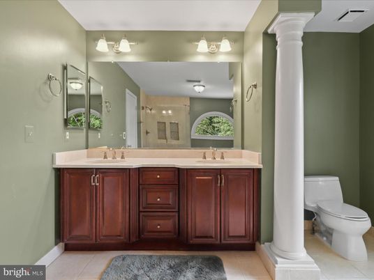 Bathroom, Dual Sink Vanities, Interior