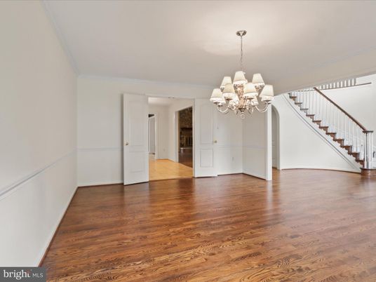Chandelier, Empty room, Interior, Wood Texture Flooring