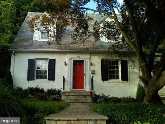 Exterior, Facade, Cape Cod