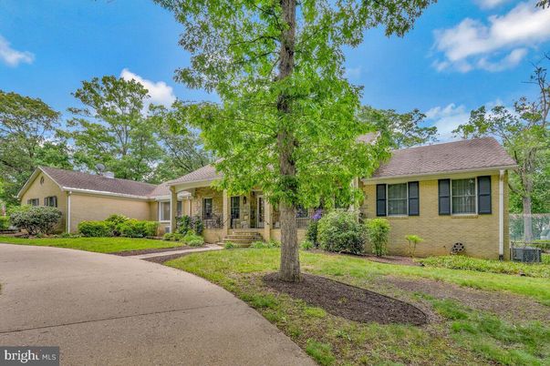 Backyard, Exterior, Facade, Ranch