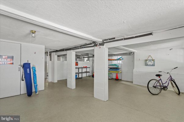 Garage, Interior