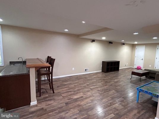 Interior, Recessed Lighting, Wood Texture Flooring