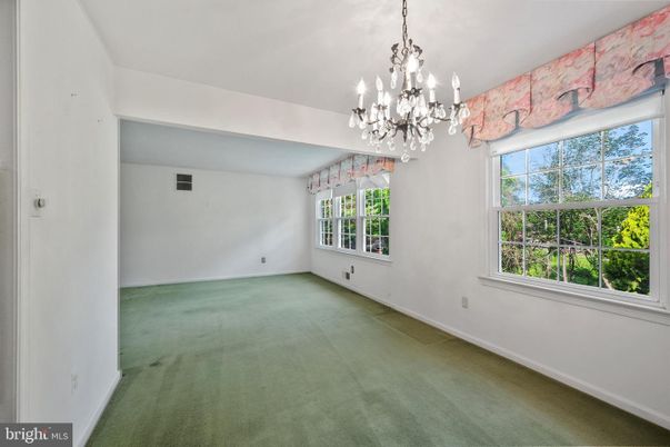 Chandelier, Empty room, Interior
