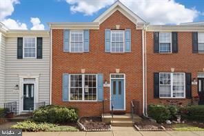 Exterior, Facade, Brick Facade, Rowhouse